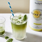 Proteinreiche Minz-Matcha Limonade