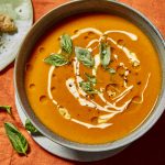 Vegane Tomatensuppe mit hohem Proteingehalt